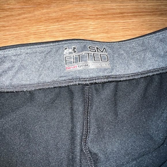 Womens under armour capris - Picture 3 of 5